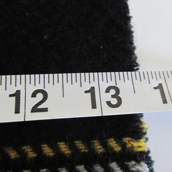 GAP Scraf Men's Tartan Plaid  Black/Red 100% Wool Made in Italy Cozy Comfort‎ - Picture 12 of 12